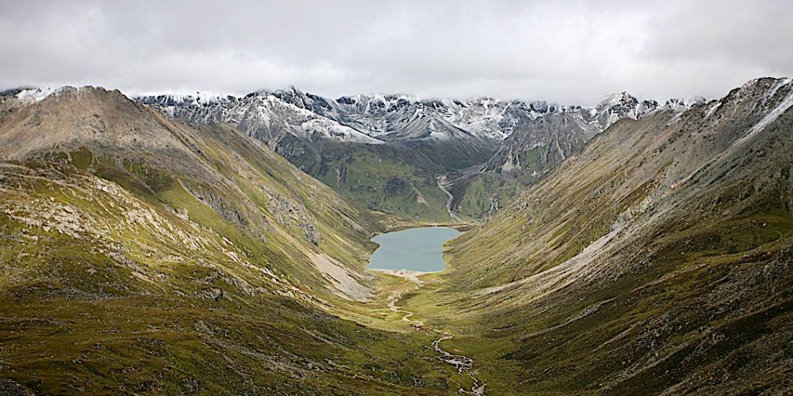 Knowing the World As a Sacred Place – An Invitation to the Vajrayana View