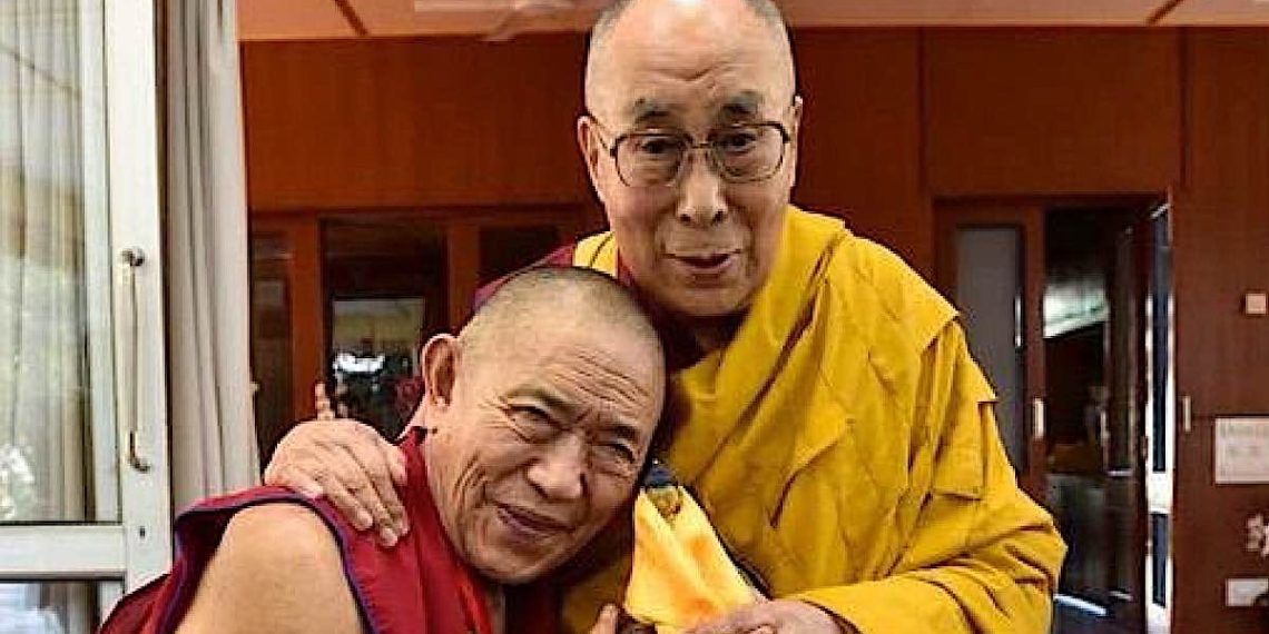 What are the nine benefits of mantras and how do they work? His Holiness the Dalai Lama, Garchen Rinpoche, Mingyur Rinpoche, Lama Zopa Rinpoche, Geshe Tsultim Gyeltsen