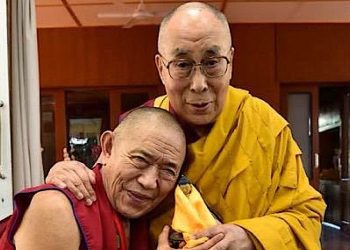 What are the nine benefits of mantras and how do they work? His Holiness the Dalai Lama, Garchen Rinpoche, Mingyur Rinpoche, Lama Zopa Rinpoche, Geshe Tsultim Gyeltsen