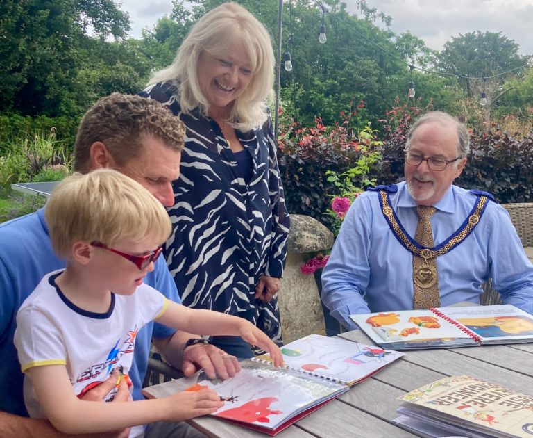 £30,000 Freemasons Grant will help Blind children receive reading support