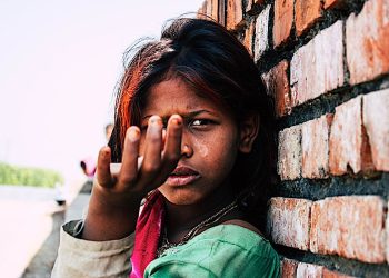 Dana, power of giving — a beggar offers the clothes offer her own back to the Buddha and becomes a goddess