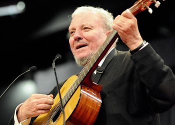 Pope Blesses Neocatechumenal Missionaries