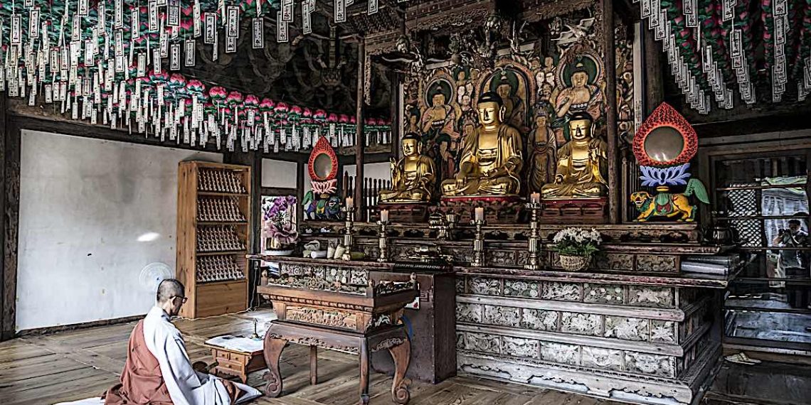 Korean Seon Buddhism: the thriving and profound tradition, history and practices of Seon Buddhists