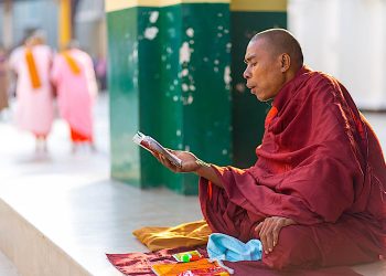 Sutras: 10 Helpful ways to enjoy and learn more from reading Buddhist Sutras; tips for creating your own Sutra-Sutta reading club