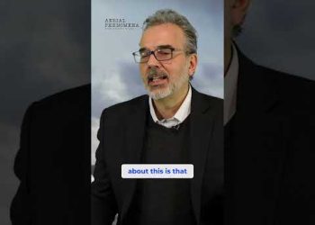 UAP Witnessed Above the Pacific Ocean