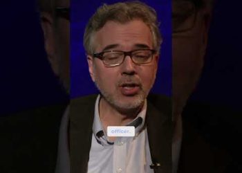 Cop Witnesses UFO in the Desert